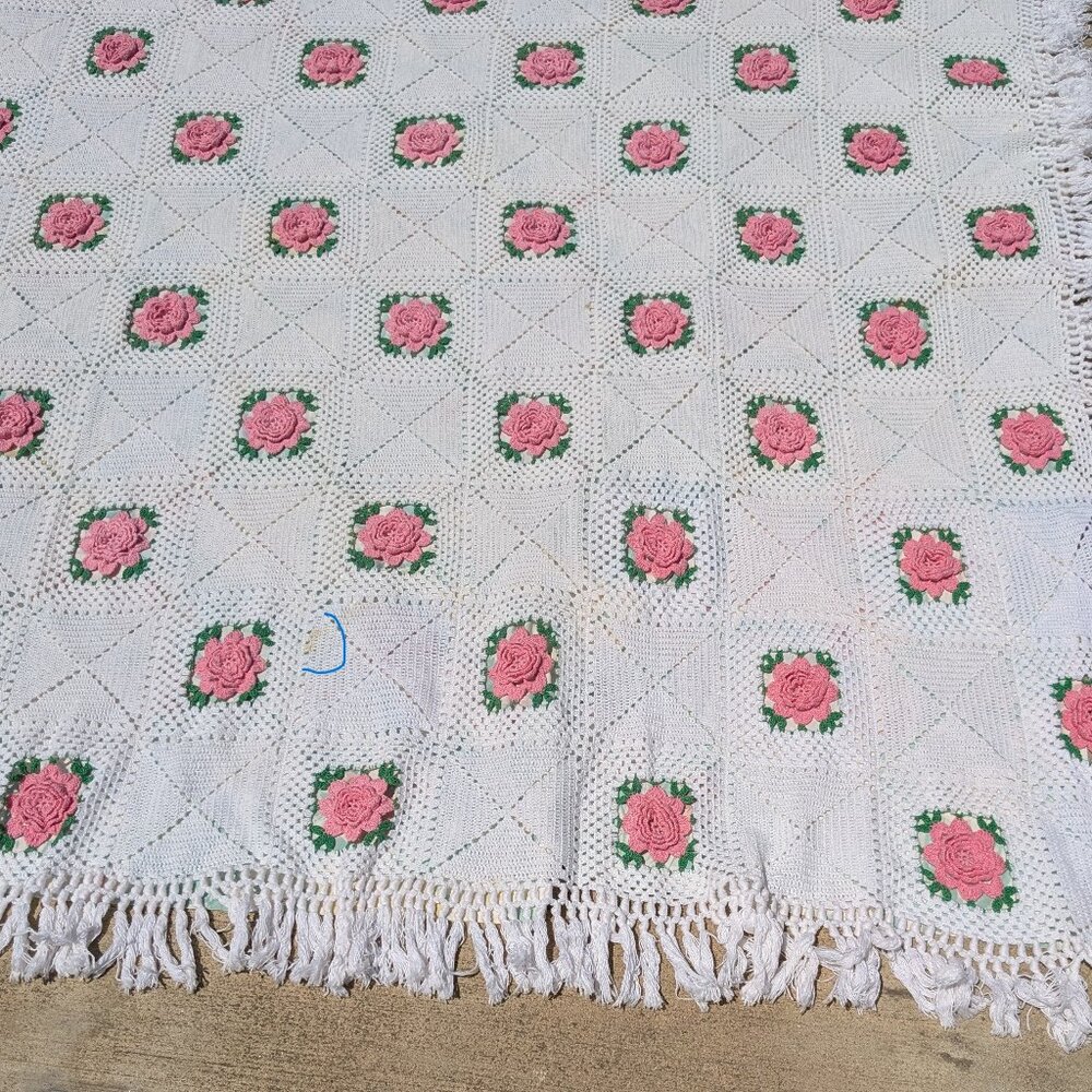 Vintage Hand Crocheted Cotton Bedspread-1954 Rose Bower Pattern-White Pink Green - Picture 15 of 15